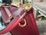 JUNO - A Spacier Judy Handbag with a new smart handle making the bag less rigid like standing Gard… and classier by articulating the handle with two knees that allow the handle to swivell! or Cross Body bag with a detachable and adjustable shoulder strap.