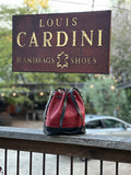 TRENDY - très BCBG (Bon Chic Bon Genre) very Preppy Trotter bag but much bigger with a top safe laced closure too a big open quick access- Can be a good bag for your next travel or working & shopping to carry on your shoulder daily.