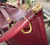 JUNO - A Spacier Judy Handbag with a new smart handle making the bag less rigid like standing Gard… and classier by articulating the handle with two knees that allow the handle to swivell! or Cross Body bag with a detachable and adjustable shoulder strap.